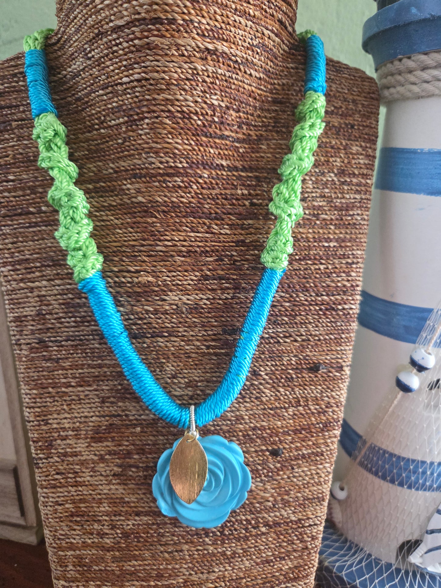Collar Flor crochet