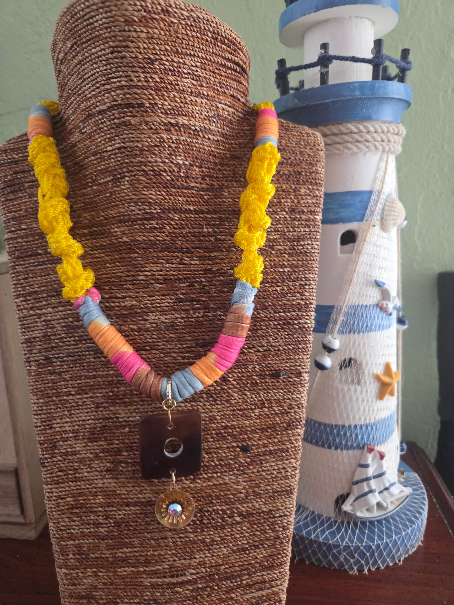 Collar Alegre crochet