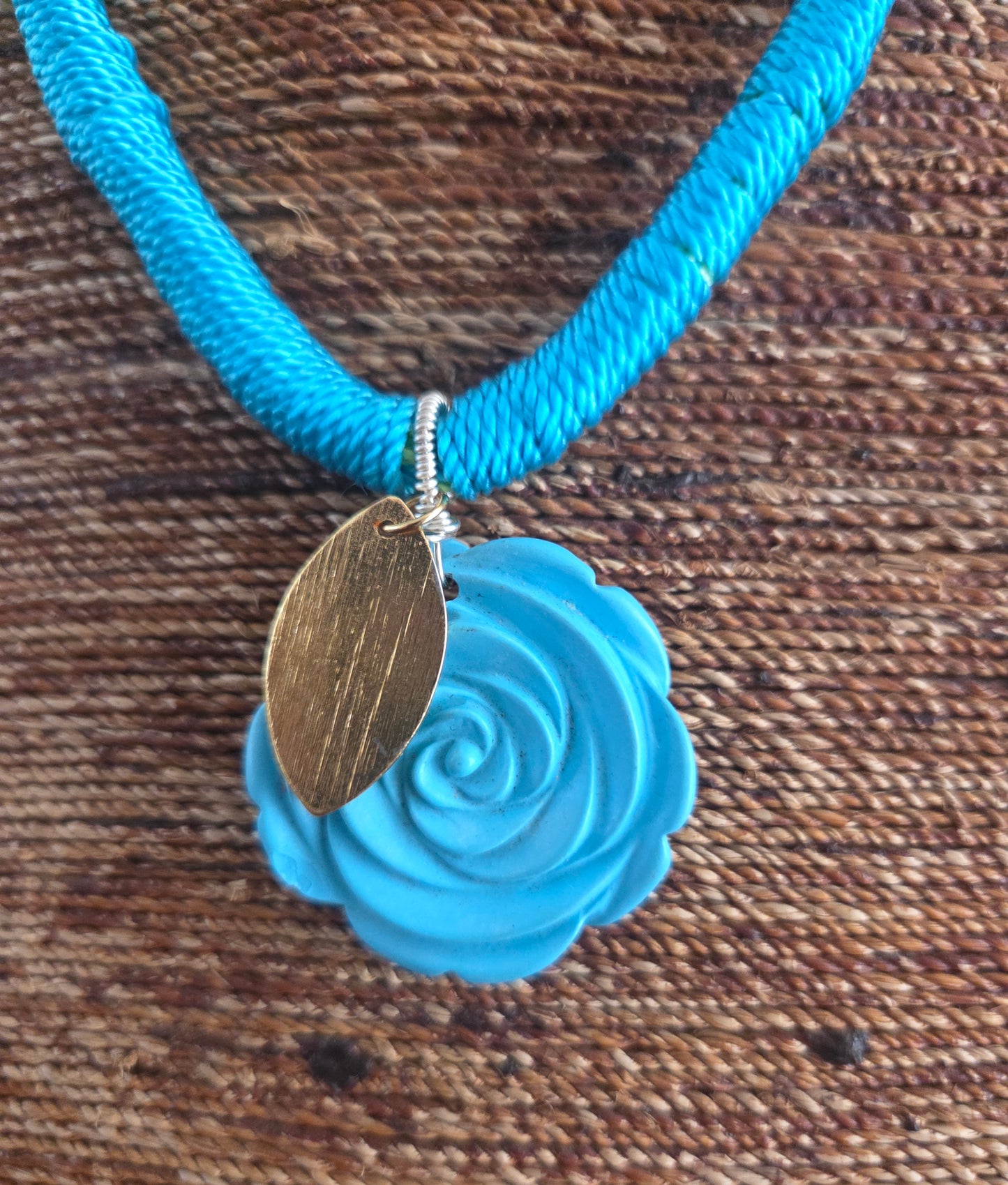 Collar Flor crochet