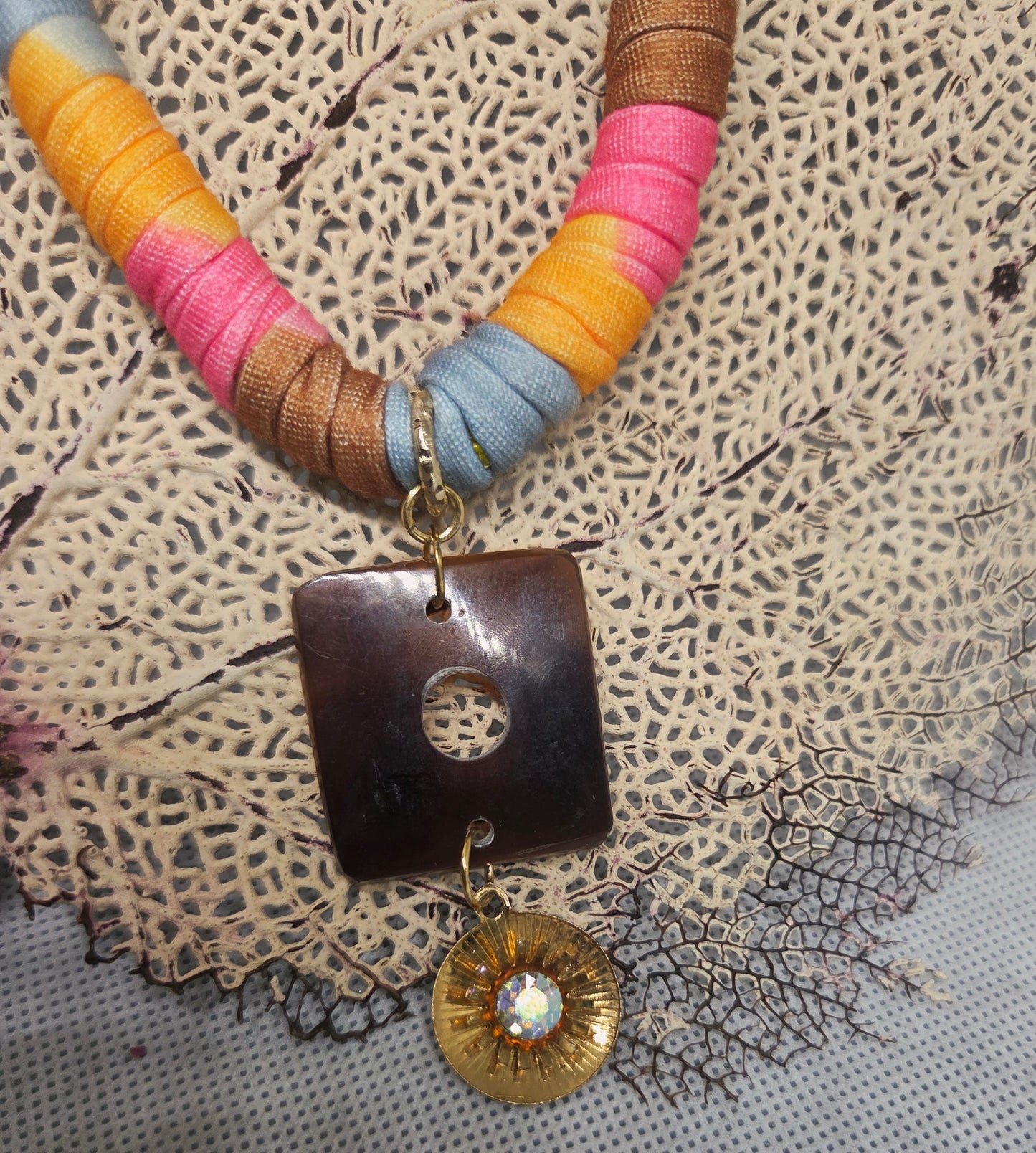 Collar Alegre crochet