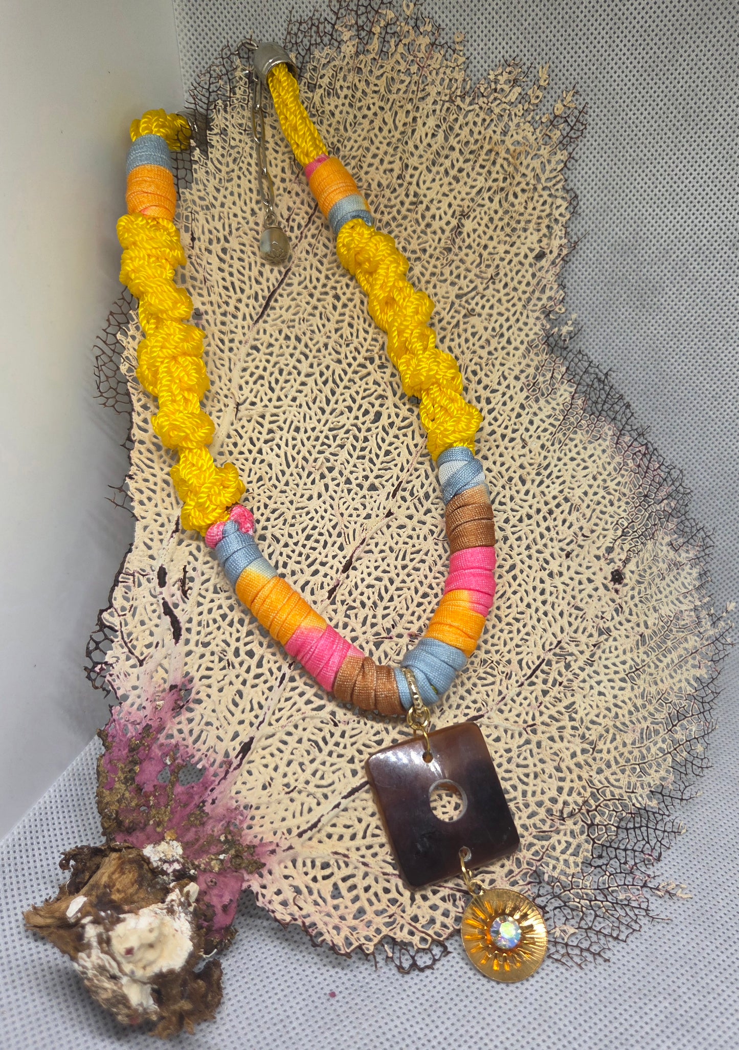Collar Alegre crochet
